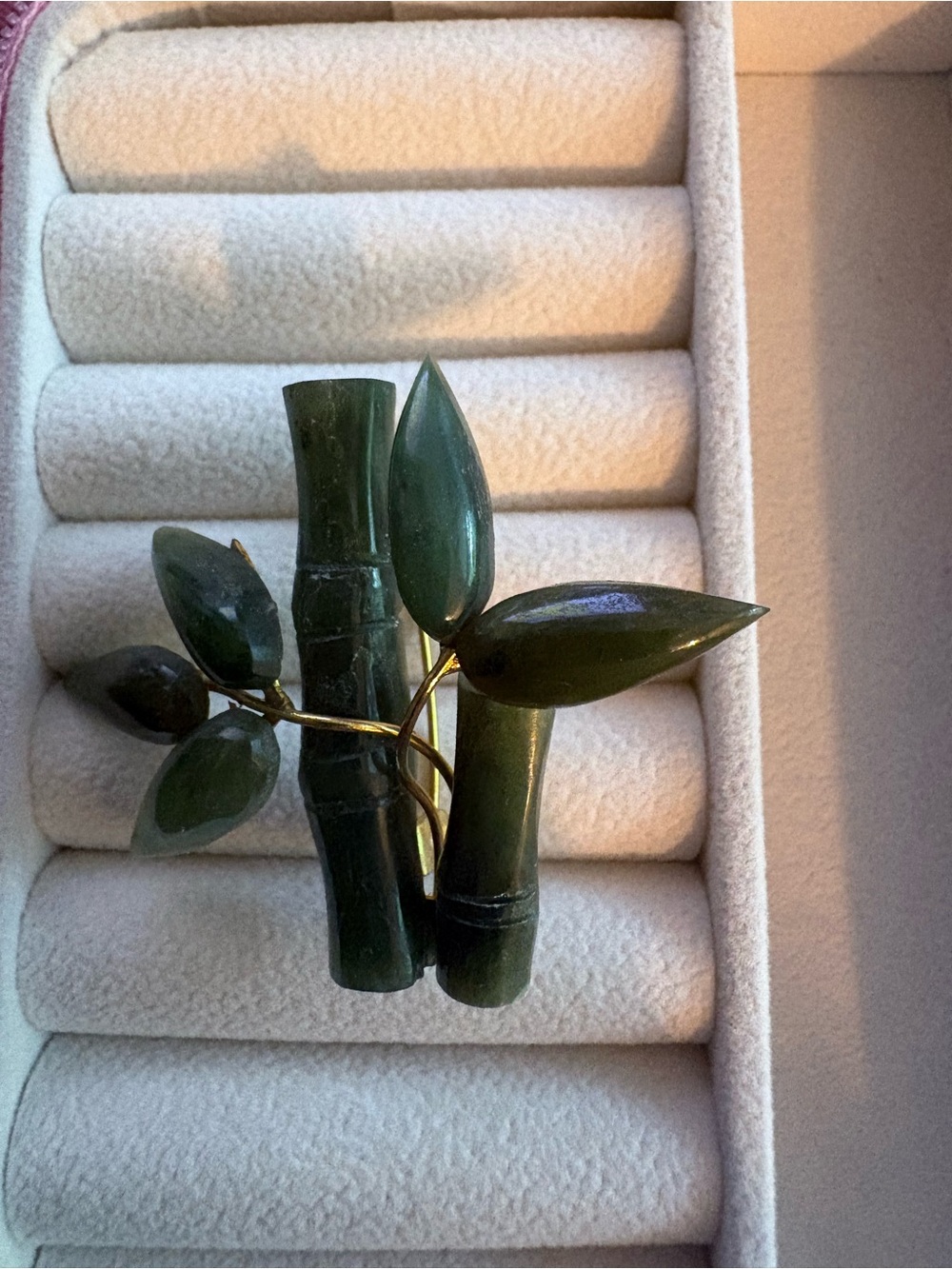 Avon Vintage Green Faux Jade Bamboo Leaf Brooch